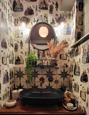 Visitorian Fashionista Wallpaper Tinted